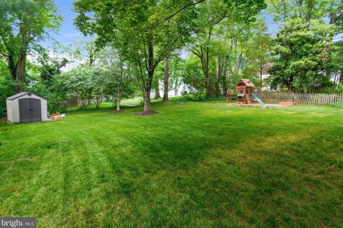 9514 Wallingford Dr, Springfield VA 22015-1738 exterior