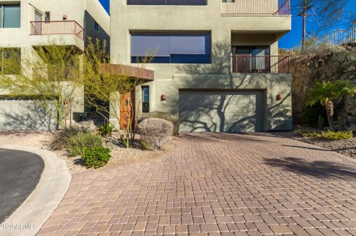 4 Alicen Ct, Phoenix, AZ 85021-2489