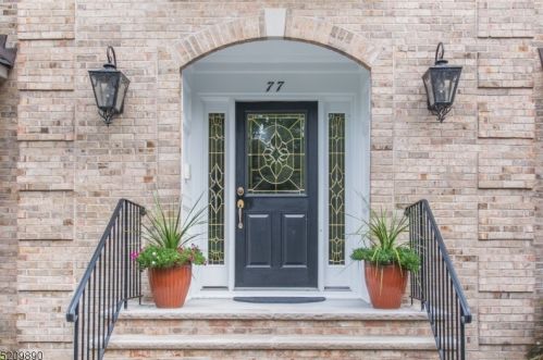 77 Fountain Dr, Skyline Lakes NJ  07456-2406 exterior