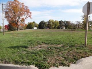 420 Pleasant St, Brooklyn, IA 52211