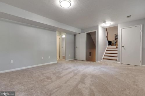 8467 Falling Leaf Rd, Springfield VA  22153-2503 exterior