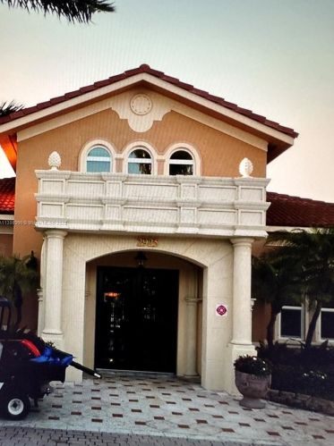 905 Villa Cir, Boynton Beach, FL 33435-8921