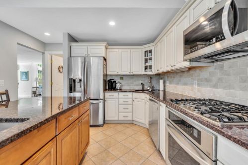 26 Gold Leaf Ln, Mashpee MA 02649-3556 exterior