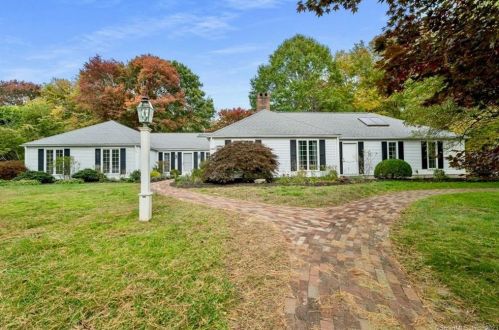 9 Tantummaheag Rd, Lyme, CT 06371-1139
