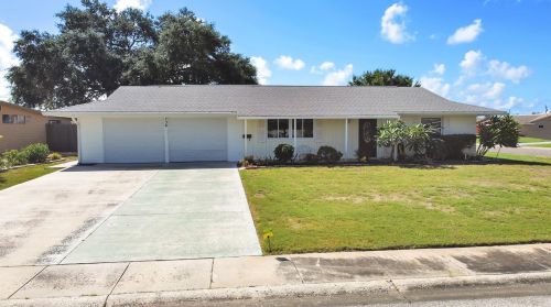 734 Tam O Shanter Ave, Ruskin, FL 33573-5540