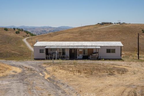 3696 Yosemite Pl, Lake Nacimiento CA  93446-7485 exterior