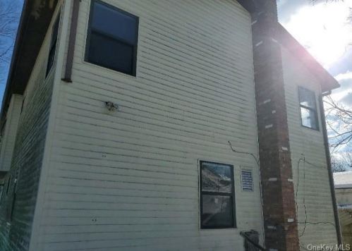 118 28th St, Wheatley Heights, NY 11798-2816