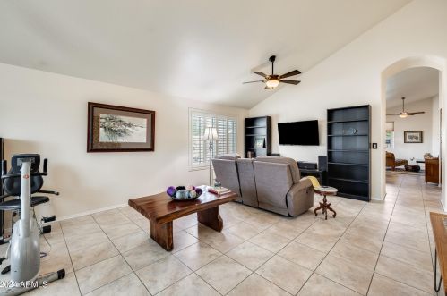 1373 Apollo Ct, Chandler, AZ 85286-6217