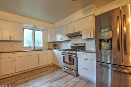 25 Grandview Ln, West Milford NJ  07480-1424 exterior