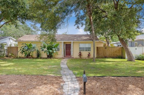 6213 10th Ave, Saint Petersburg, FL 33707-3142