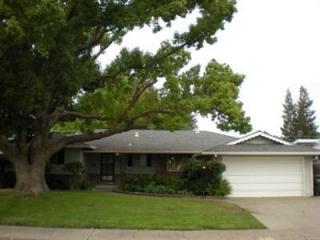 1117 34th Ave, Sacramento, CA 95822-2403