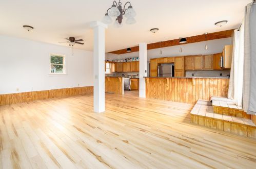 644 Crew Ave, Sugar Grove Lake, OH 44833-3239