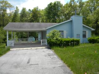 165 Crestview Dr, Crossville, TN 38555-2864