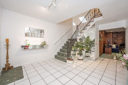 1 Country Ridge Cir, Rye Brook NY  10573-1040 exterior