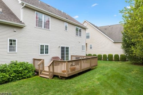 17 Shippen Ct, Flemington NJ  08822-6835 exterior