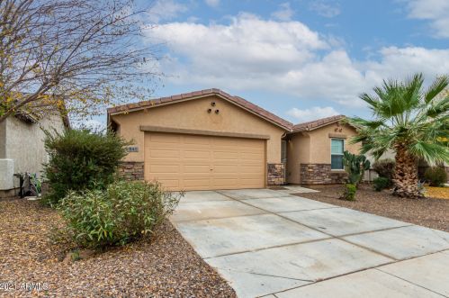 941 Leslie Ave, San Tan Valley, AZ 85140-4100