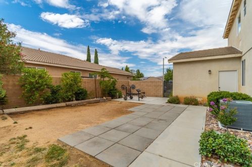 5804 Avenue, Lancaster CA 93535-7846 exterior