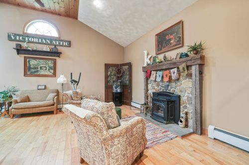 91 Hamwoods Rd, Alton NH  03809-5038 exterior