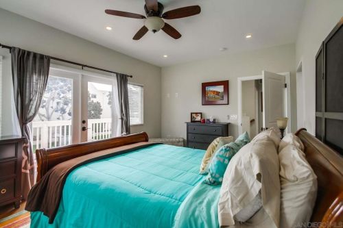 1760 La Playa Ave, San Diego CA 92109-6526 exterior