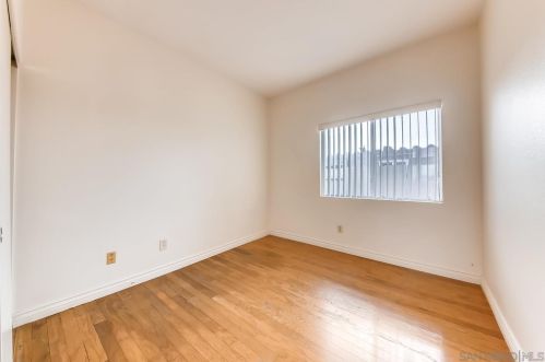 934 Gallery Dr, Oceanside CA  92057-7917 exterior