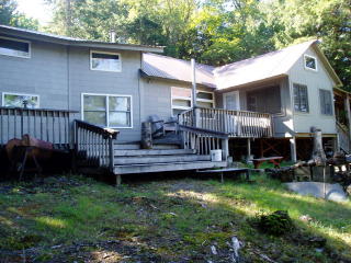 11 Dillon Rd, Newcomb, NY 12852-2100