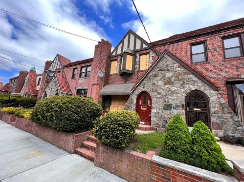 130-11 227th St, Jamaica, NY 11413-2115