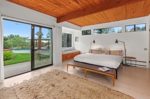 3533 Dove Holw Rd, Encinitas CA 92024-7245 exterior