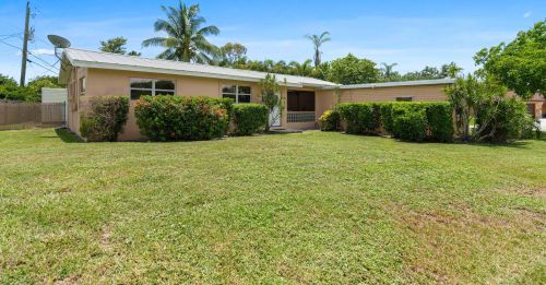 774 Prima Vista Blvd, Fort Pierce FL  34952-2275 exterior