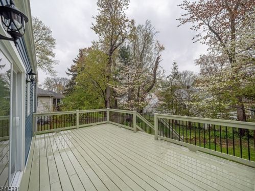 36 Woodcrest Cir, Springfield NJ  07081-1517 exterior