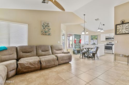 2090 Palomino Dr, Gilbert, AZ 85296-3311