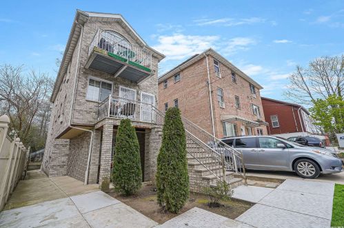3345 Edson Ave, Bronx, NY 10469-2622