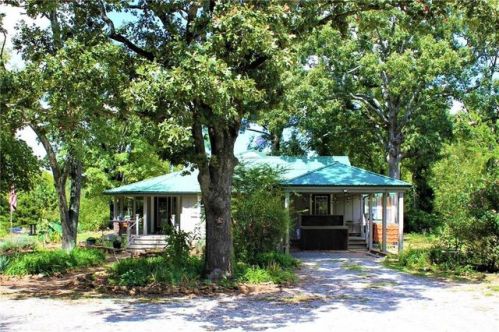 12016 Snake Branch Rd, Fayetteville, AR 72701-3837