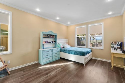 1050 Straightaway Ct, Oceanside CA  92057-1949 exterior