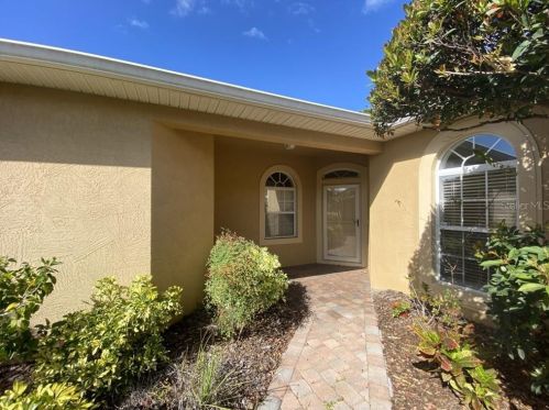 1513 Vienna Square Dr, Winter Haven, FL 33884-4140