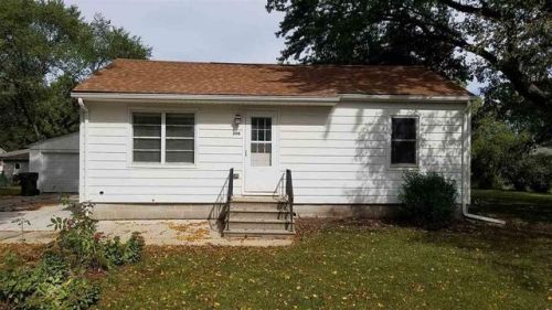 208 Carrington Ave, Waterloo, IA 50701-3618