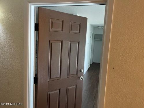 6355 Barcelona Ln, Tucson, AZ 85704-5402