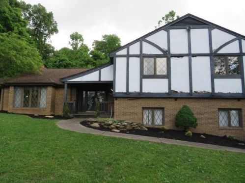 118 Oakhurst Dr, Canonsburg, PA 15317-2631