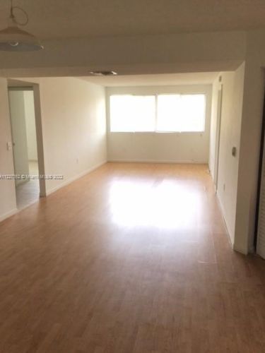 6135 186th St, Hialeah, FL 33015-8001