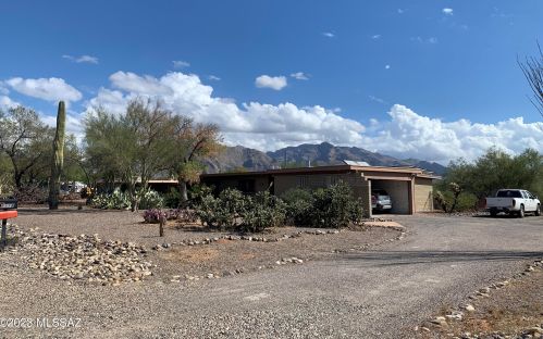 7118 Pomona Rd, Tucson, AZ 85704-1940