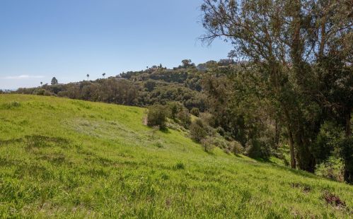 1031 Miramonte Dr, Santa Barbara CA  93109-1327 exterior