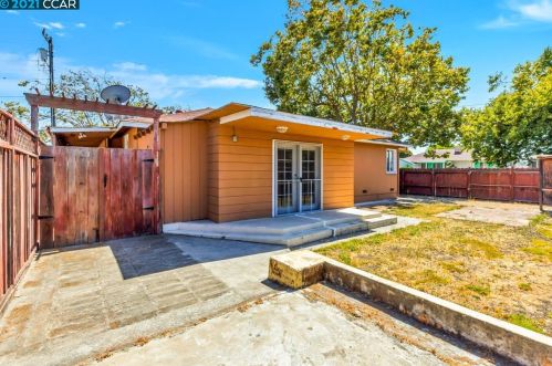 997 Hacienda Ave, San Lorenzo CA  94580-2856 exterior