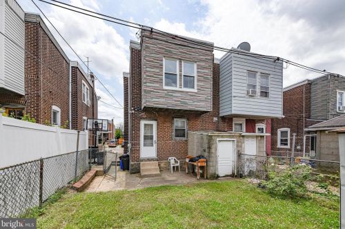 7122 Glenloch St, Philadelphia PA 19135-1215 exterior