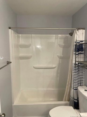 524 208 Dr, Hollywood FL 33029-2198 exterior