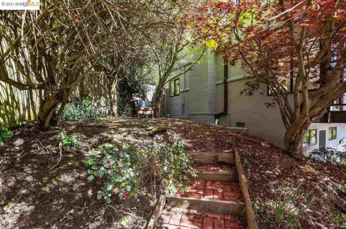 6730 Heartwood Dr, Oakland CA  94611-2337 exterior