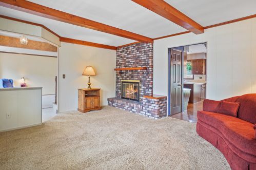 782 Kingston Ct, Chenequa, WI 53029-2557