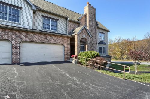 4637 Deer Path Rd, Harrisburg, PA 17110-3995