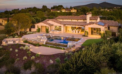 8411 Run Of The Knolls Ct, San Diego CA  92127 exterior