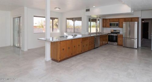 8930 Wes Pl, Tucson, AZ 85749-9256