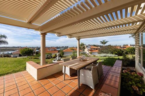 4565 Sea Bluff Cir, Carlsbad CA  92008-3671 exterior