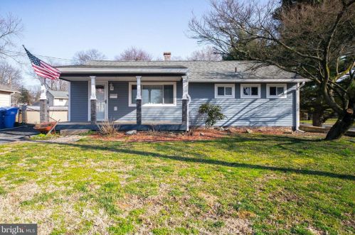 718 Main St, Lumberton Township, NJ 08048-3026